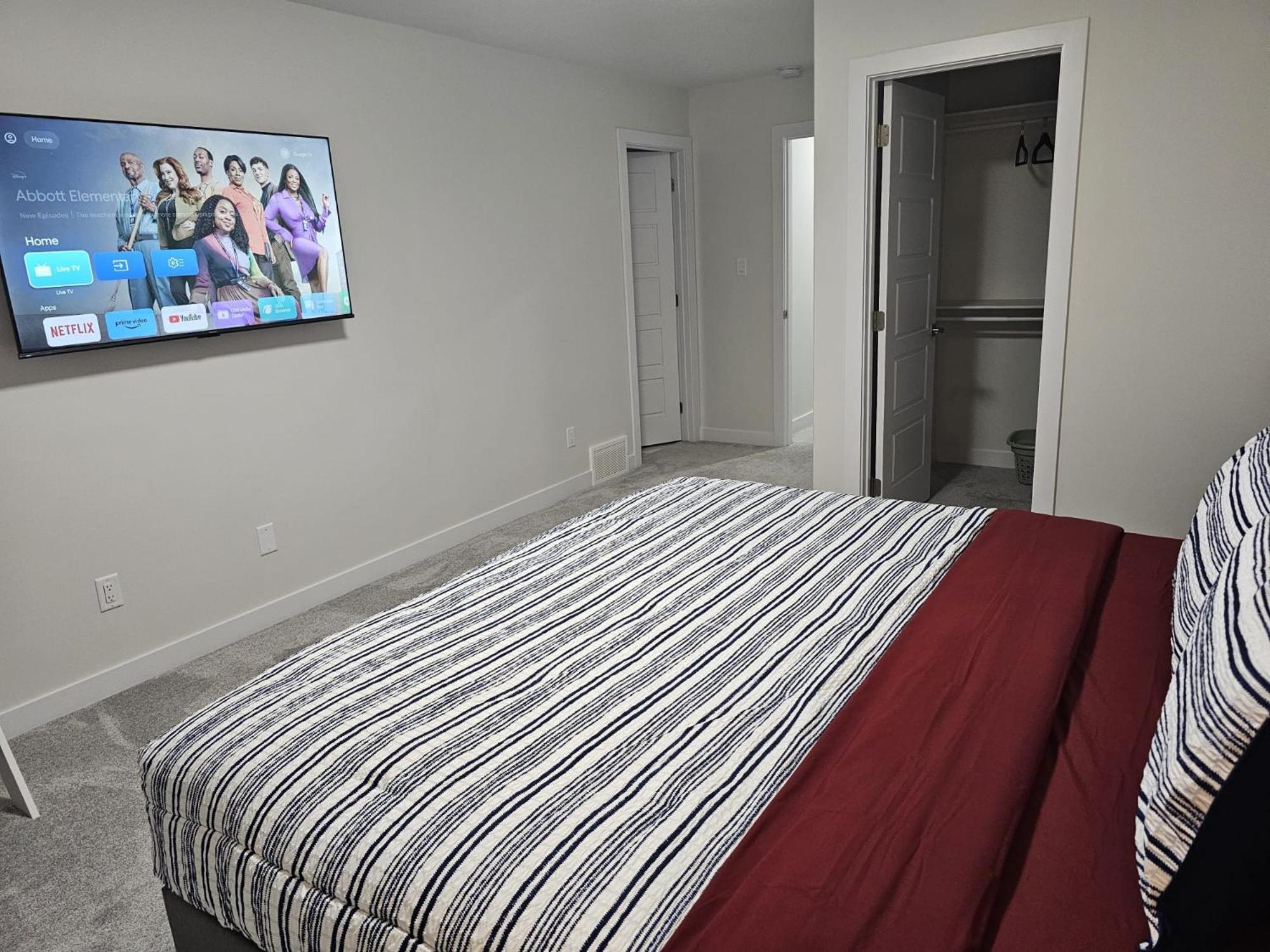 Sleek In Trendy Community At Sw, Holiday home