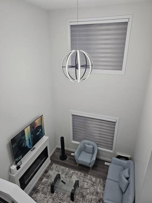 Sleek In Trendy Community At Sw, Holiday home *
