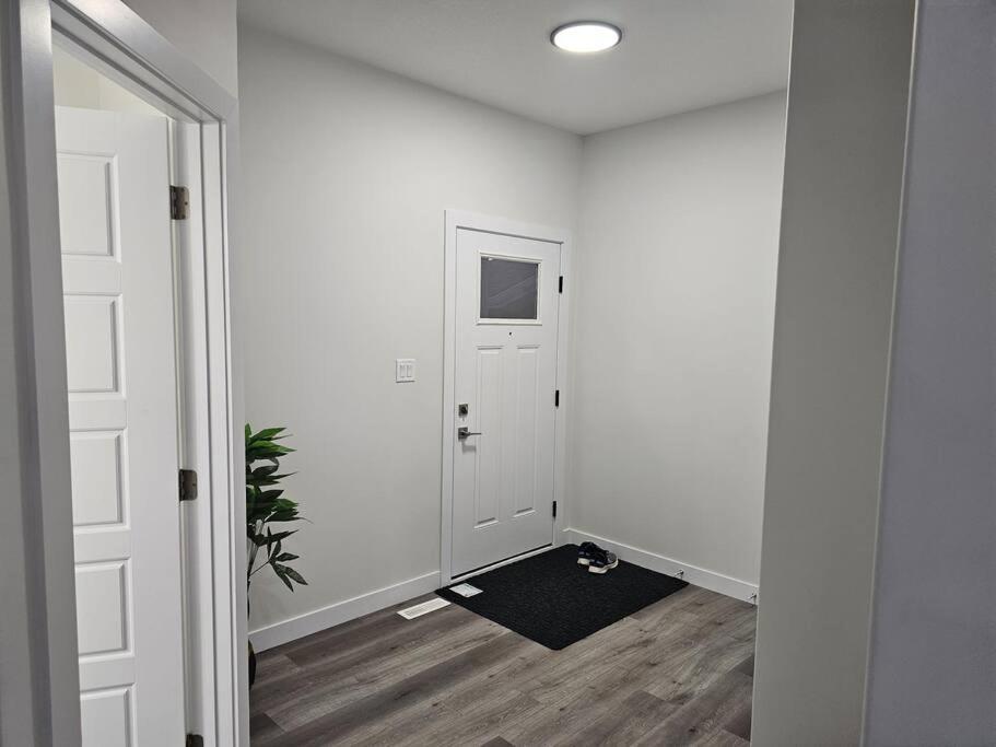 Holiday home Sleek In Trendy Community At Sw, Edmonton