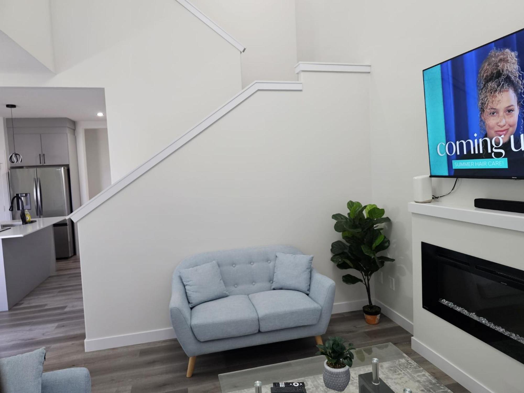 Sleek In Trendy Community At Sw, Holiday home *