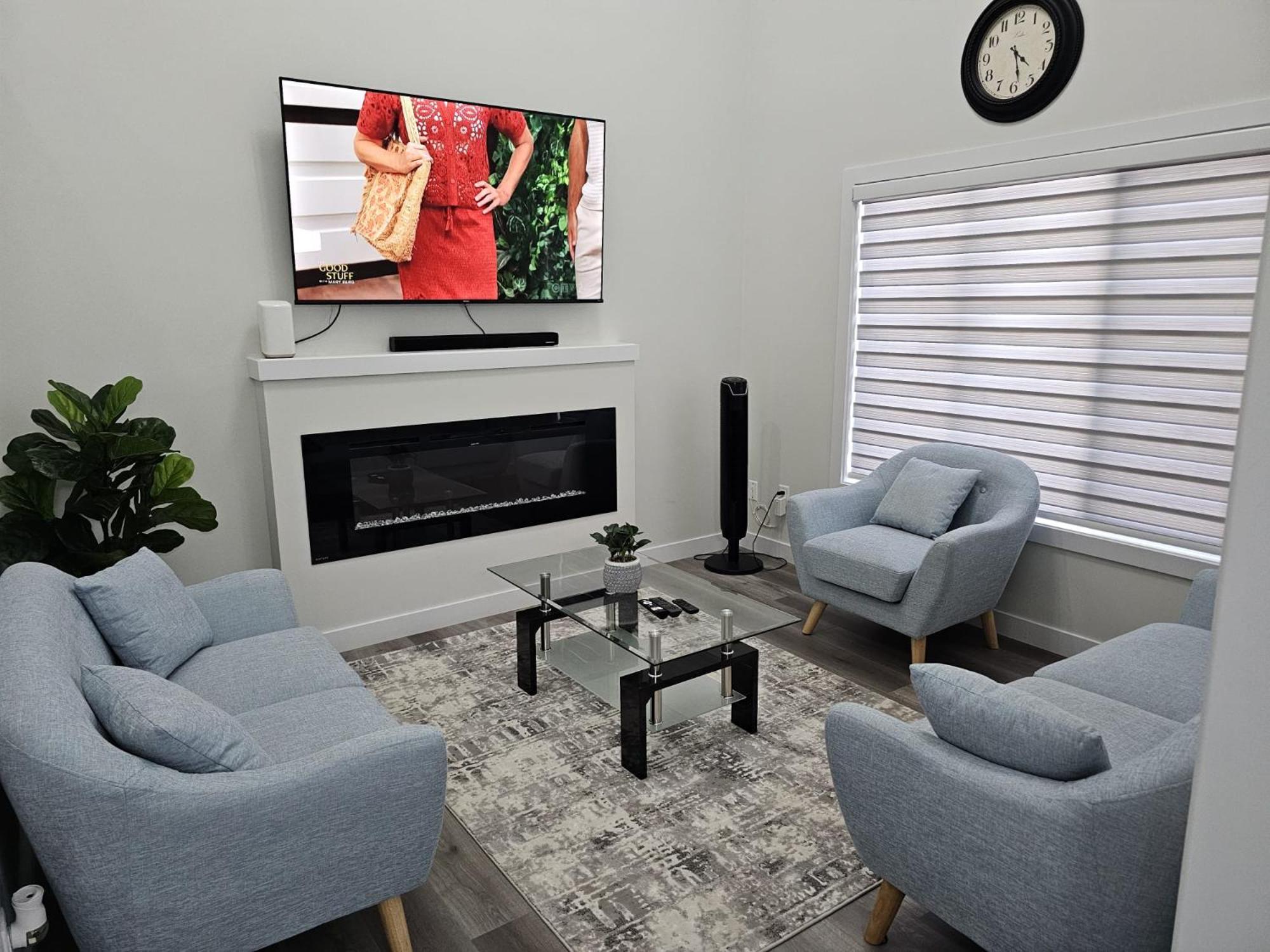 Holiday home Sleek In Trendy Community At Sw, *